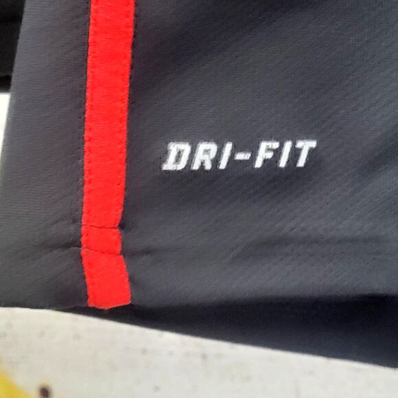 Nike Dri Fit Long Sleeve Boys Shirt Size M (10-12) - Picture 2 of 5